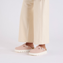 Load image into Gallery viewer, Boston Chunky Suede Light Rose
