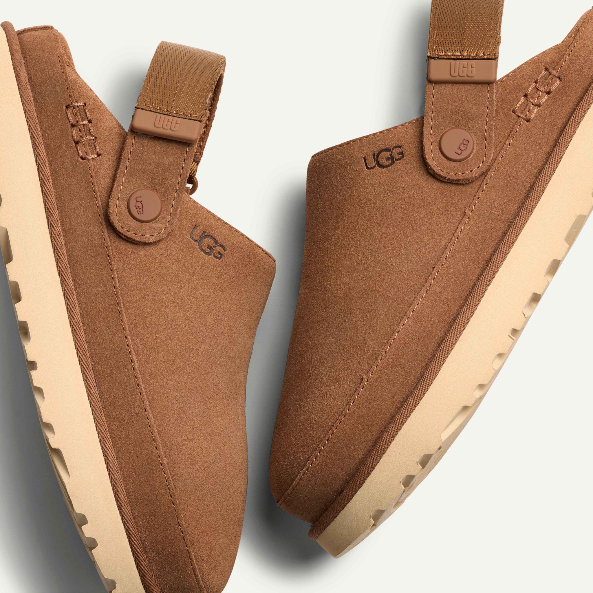 UGG Goldenstar Clog Chestnut (Women) – Village Shoes Fresno