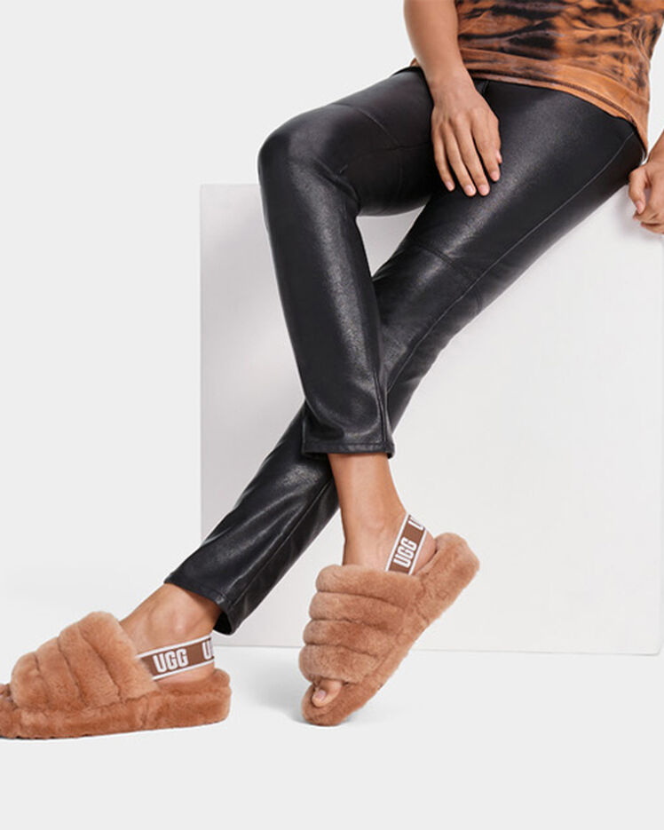 UGG Fluff Yeah Slide Chestnut (Women) - SALE – Village Shoes UGG Fluff Yeah Slide Chestnut (Women) - SALE – Village Shoes